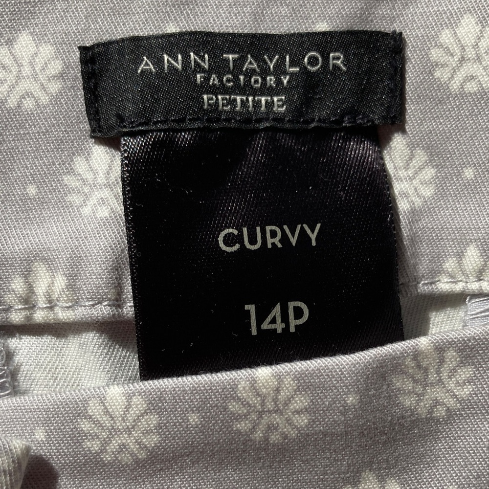 Ann Taylor Gray and White Curvy Pants